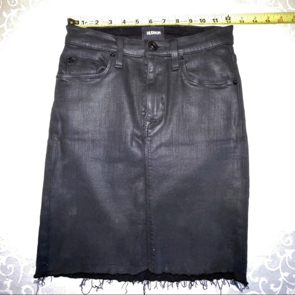 Hudson Jeans Robbie Mid-rise Pencil Mini Skirt With Raw Hem - Picture 13 of 16